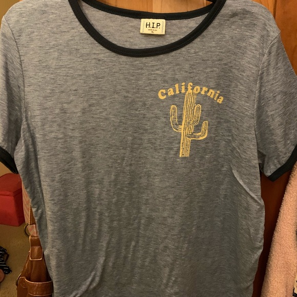 Tops - Comfy T-shirt